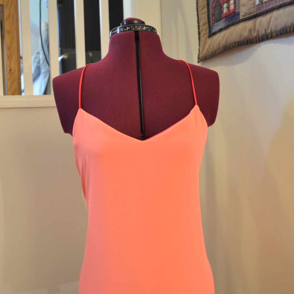 Express Tank Top - Picture 4 of 4